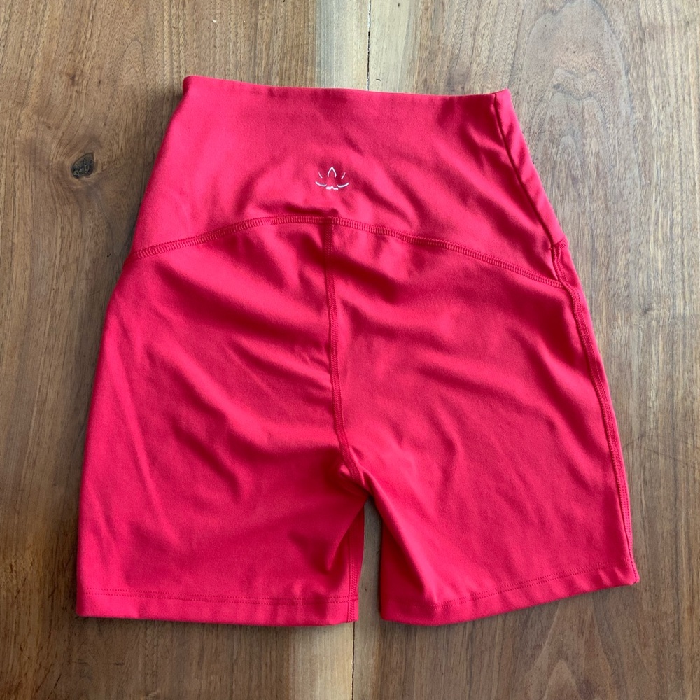 Beyond Yoga Red Bike Shorts - Picture 4 of 5